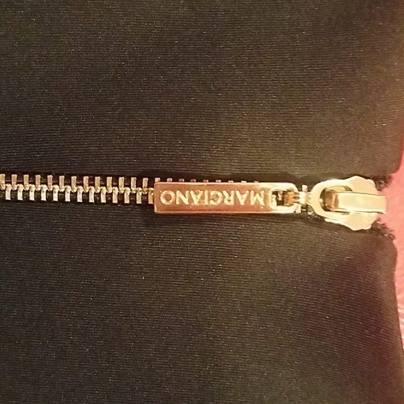 Guess By Marciano- black flute dress - Picture 3 of 6